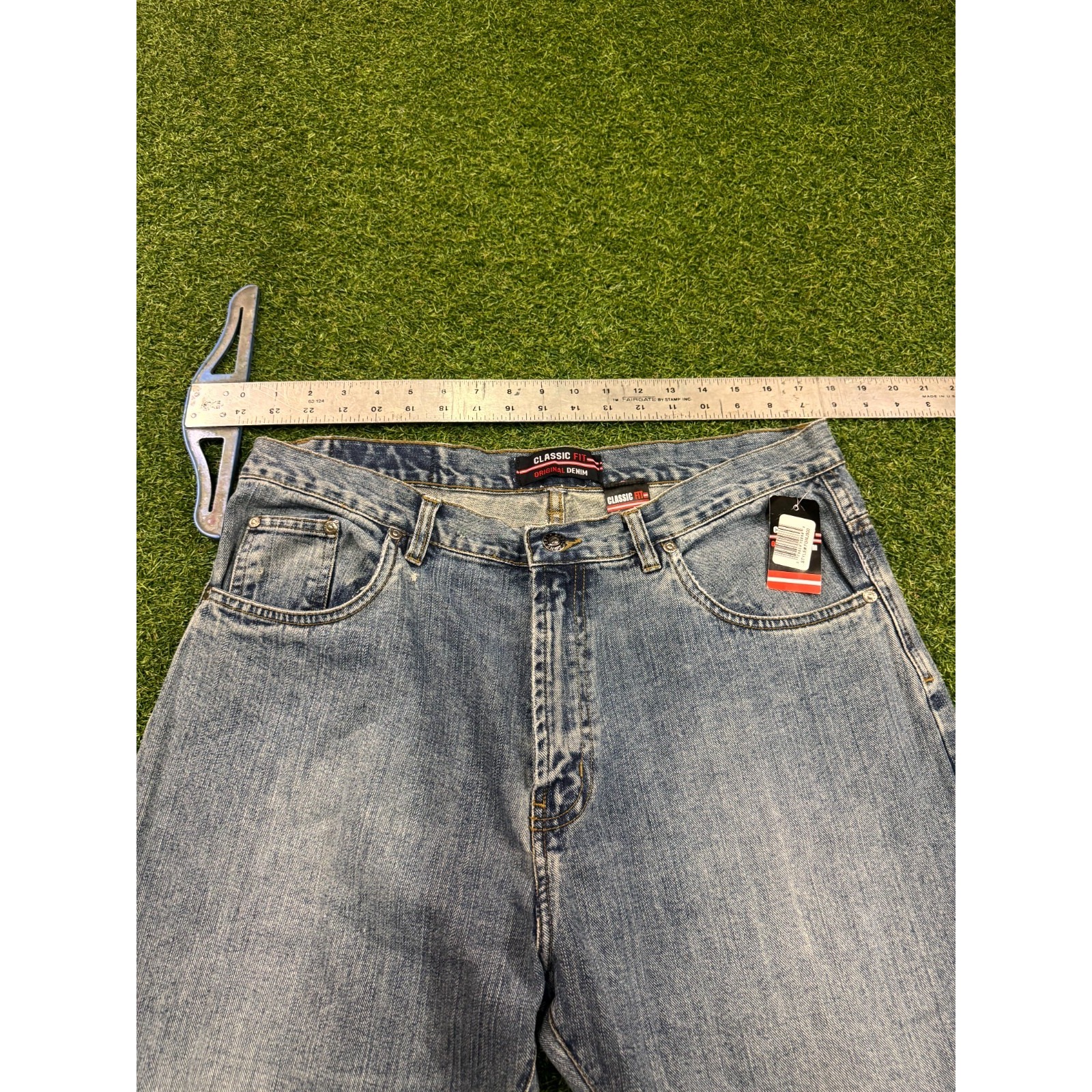 Fine Goods Jeans Mens 36 Blue Denim Cotton Classic Fit 5-Pockets Straight Leg — image 8 of 8